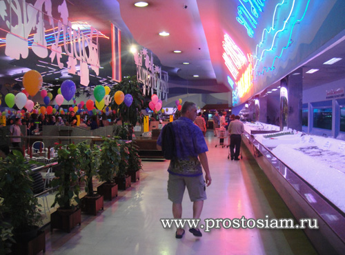 Ресторан морепродуктов Seafood Market Restaurant на Sukhumvit Soi 24. Как мы искали живого лобстера в Бангкоке